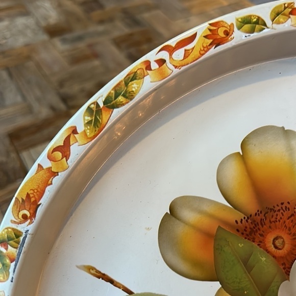 Floral Vintage Round Metal Tray Made In England - Picture 5 of 7